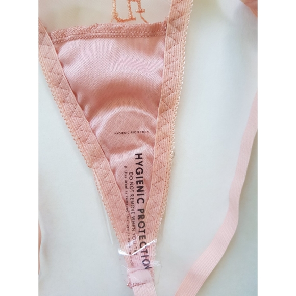 Pretty Little Thing Mesh Bra Set - Picture 15 of 16